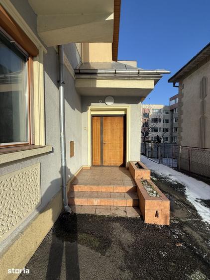 Casă cu 6 camere cu Teren 416 Mp în Ultracentral