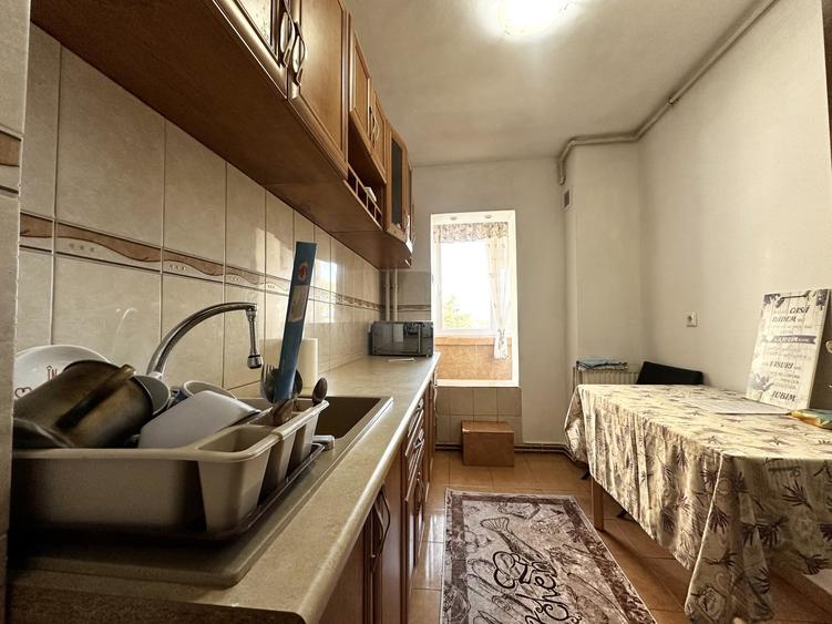 Apartament cu 2 camere decomandat, mobilat în Dacia