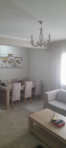 Apartament cu 2 camere semidecomandat în Fundeni