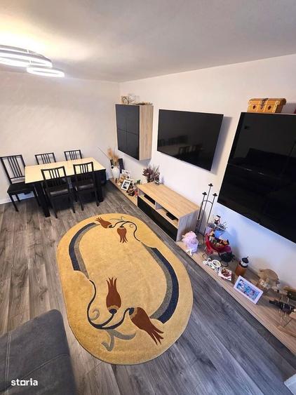 Apartament cu 3 camere decomandat în Central