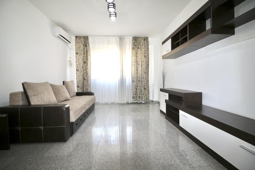 Apartament cu 2 camere semidecomandat, mobilat în Ultracentral