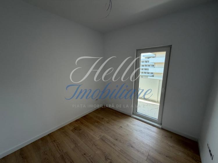 Apartament cu 3 camere semidecomandat în Florești