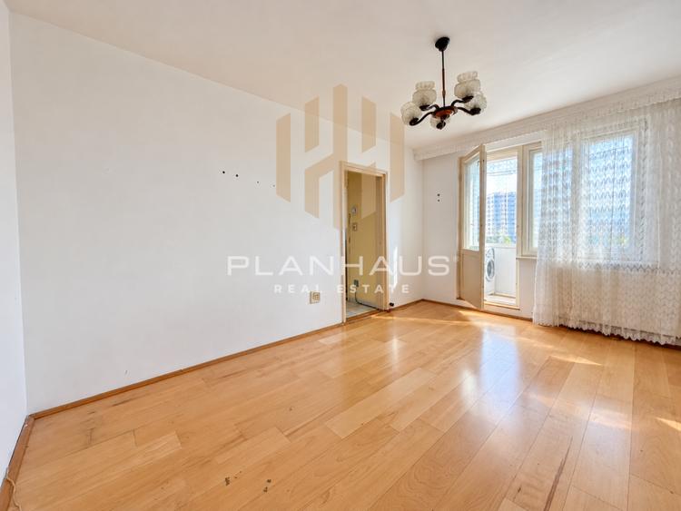 Apartament cu 3 camere semidecomandat în Central