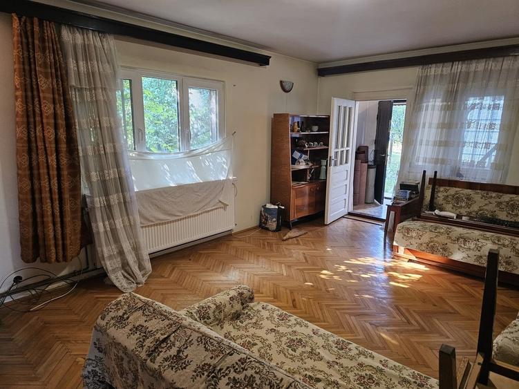 Casă cu 3 camere cu Teren 1000 Mp în Central