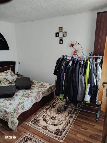 Casă cu 5 camere cu Teren 50 Mp în Siloz