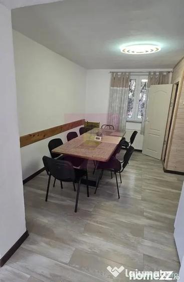 Casă cu 8 camere cu Teren 400 Mp în Zamora