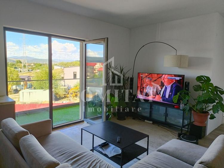 Apartament cu 3 camere semidecomandat, mobilat în Florești