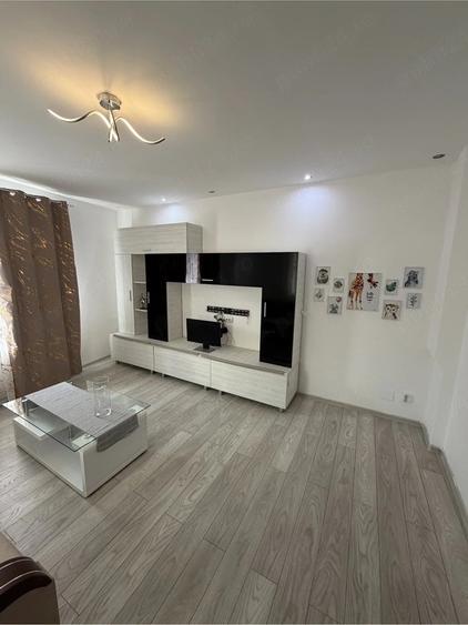Casă cu Teren 999 Mp în Budila