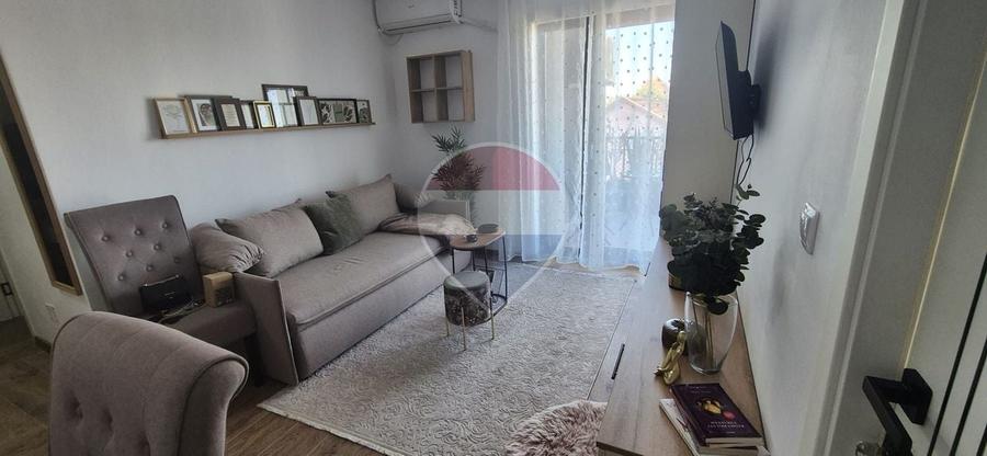 Apartament cu 2 camere semidecomandat, mobilat în Ultracentral