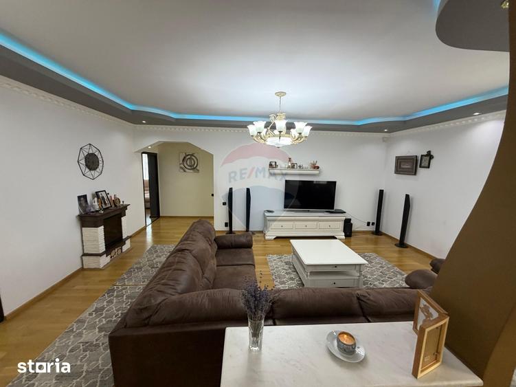 Casă cu 4 camere cu Teren 557 Mp în Central