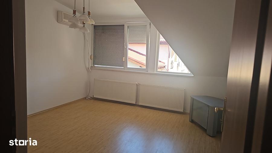 Casă cu 5 camere cu Teren 130 Mp în Nord