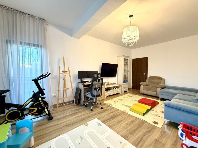 Duplex cu 5 camere cu Canalizare în Dumbrăvița