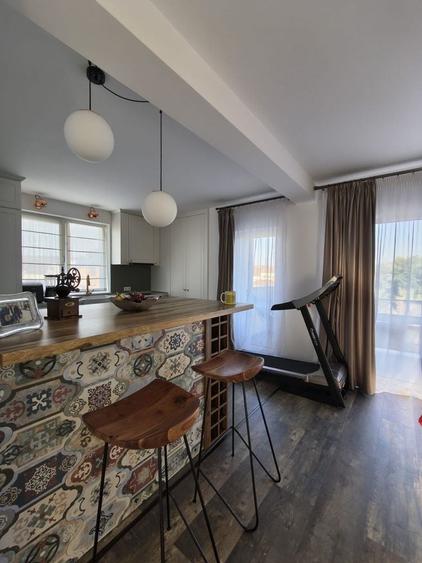 Apartament cu 3 camere decomandat în Central
