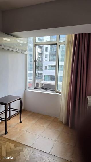 Apartament cu 3 camere în Centrul Civic