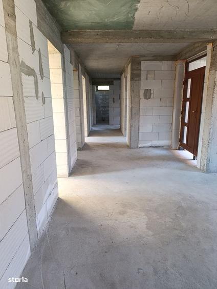 Casă cu 4 camere în Brăișoru