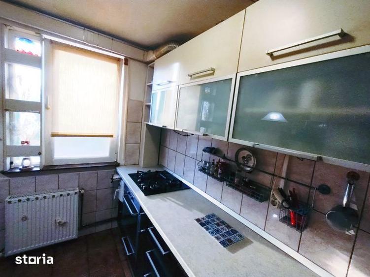 Apartament cu 3 camere semidecomandat în Titan