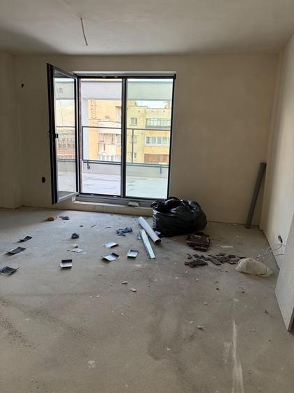 Apartament cu 2 camere semidecomandat în Mărăști