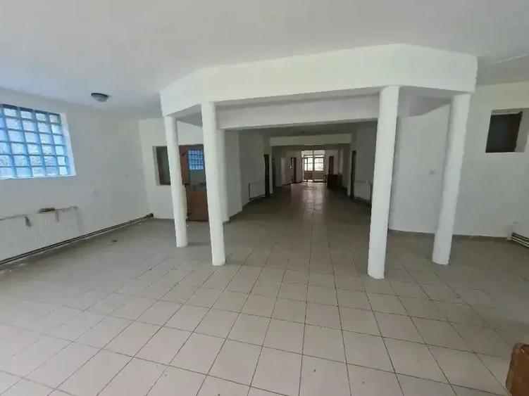 Casă cu 4 camere cu Teren 1000 Mp în Central