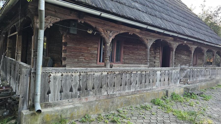 Casă cu 4 camere în Ieud