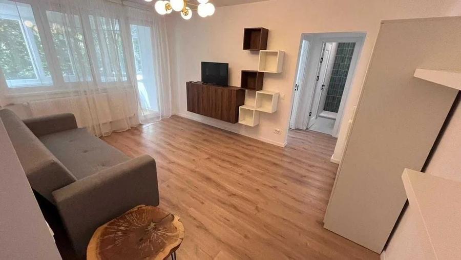 Apartament cu 2 camere semidecomandat în Gorjului