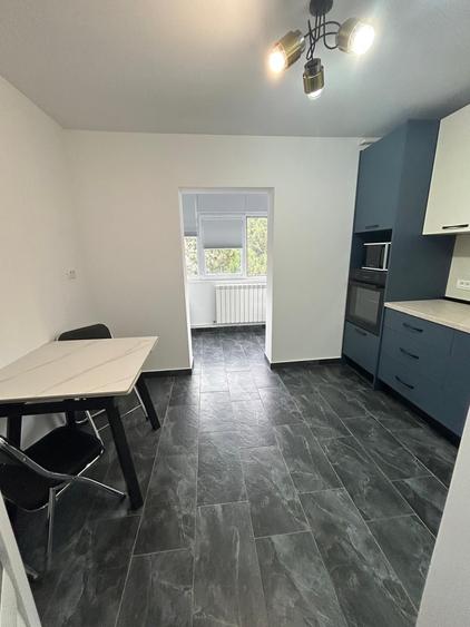 Apartament cu 3 camere în Tomis III