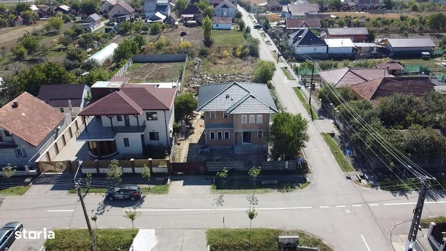 Casă cu 4 camere în Amați
