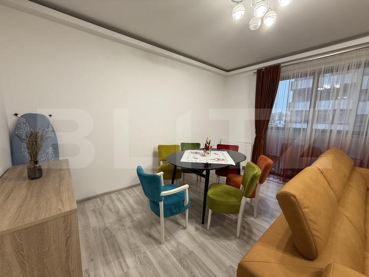 Apartament cu 3 camere decomandat, mobilat în Tractorul
