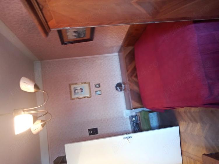 Apartament cu 3 camere semidecomandat în Central