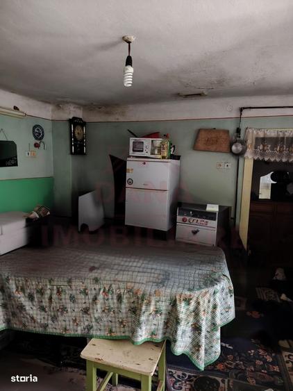 Casă cu 4 camere cu Canalizare în Central