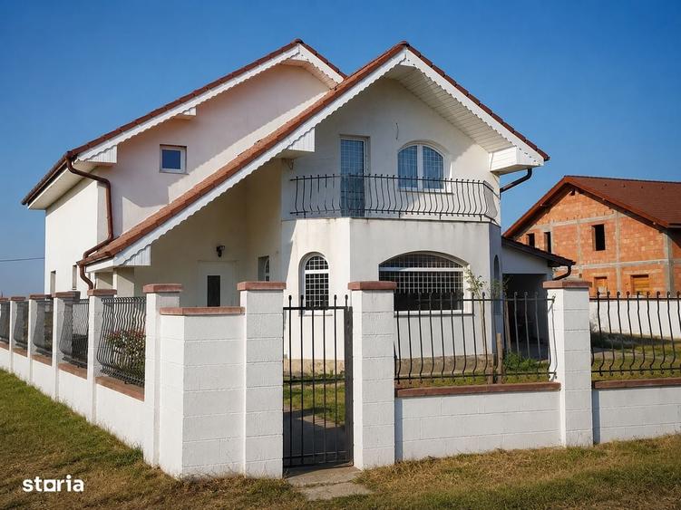 Casă cu 4 camere în Vladimirescu