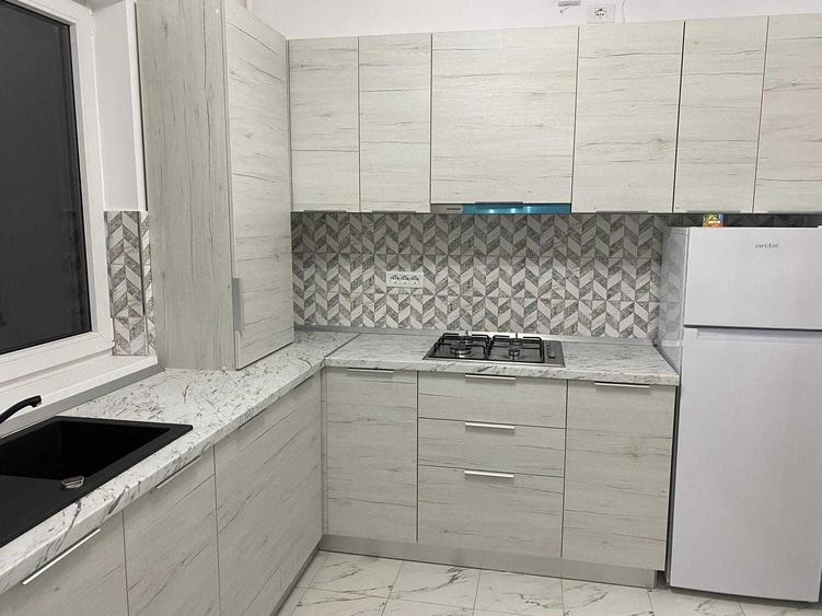 Apartament cu 2 camere decomandat în Est