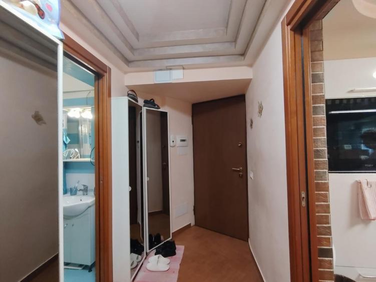 Apartament cu 3 camere decomandat, mobilat în Ultracentral
