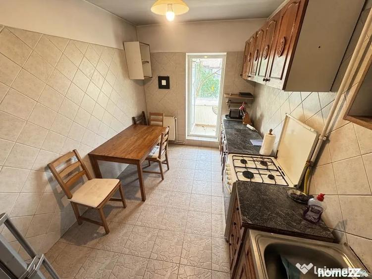 Apartament cu 3 camere decomandat în Delfinariu