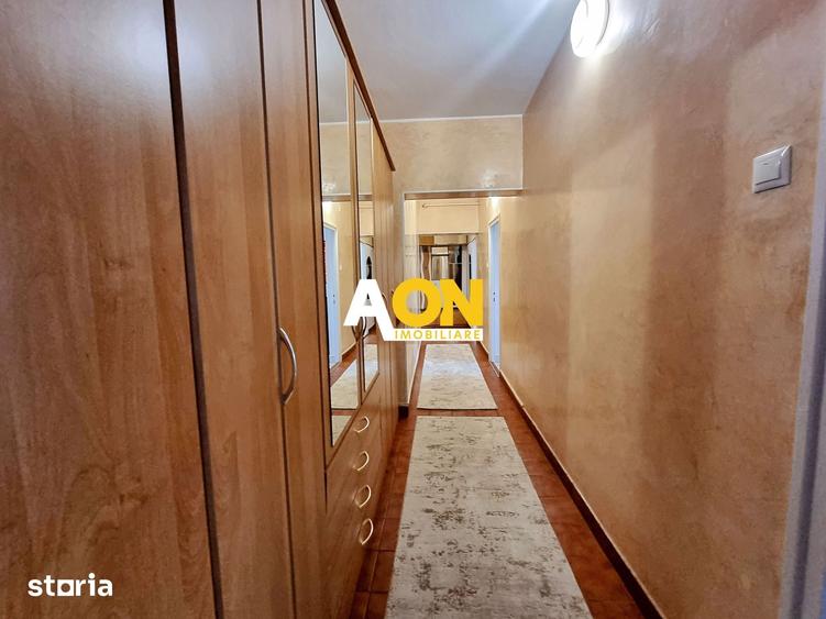 Apartament cu 3 camere decomandat în Cetate