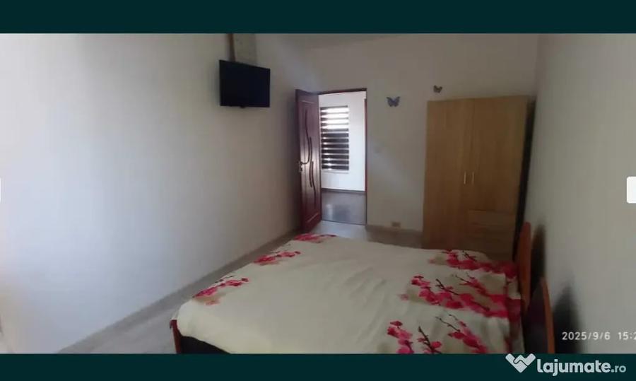 Apartament cu 4 camere decomandat în Sânmartin
