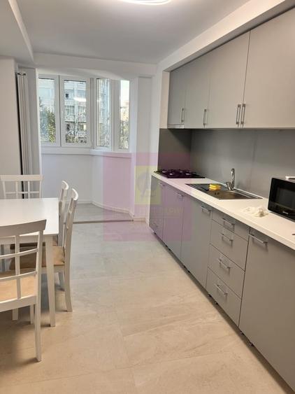 Apartament cu 3 camere decomandat în Decebal
