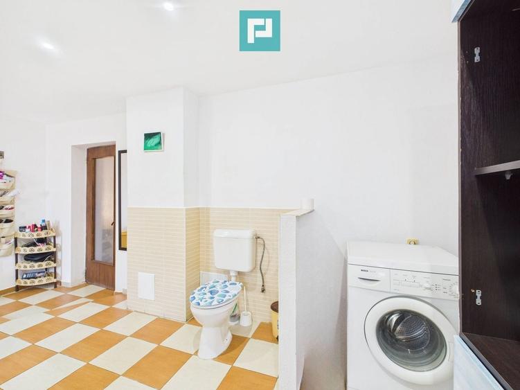 Casă individuală cu 5 camere cu Canalizare în Săcălaz