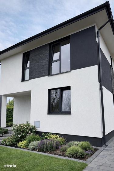 Casă cu 5 camere cu Teren 482 Mp în Central