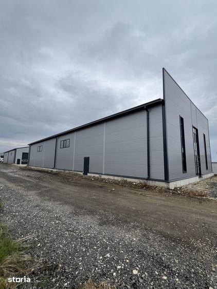 Spațiu comercial, de 590 mp, în Bradu