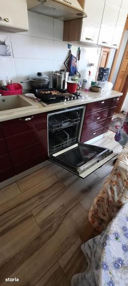 Casă cu 7 camere cu Teren 750 Mp în Mihai Eminescu