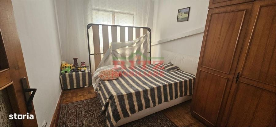 Apartament cu 3 camere decomandat în Central