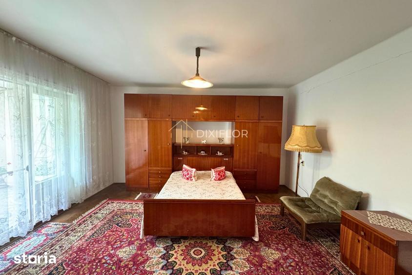 Casă cu 9 camere cu Teren 336 Mp în Central