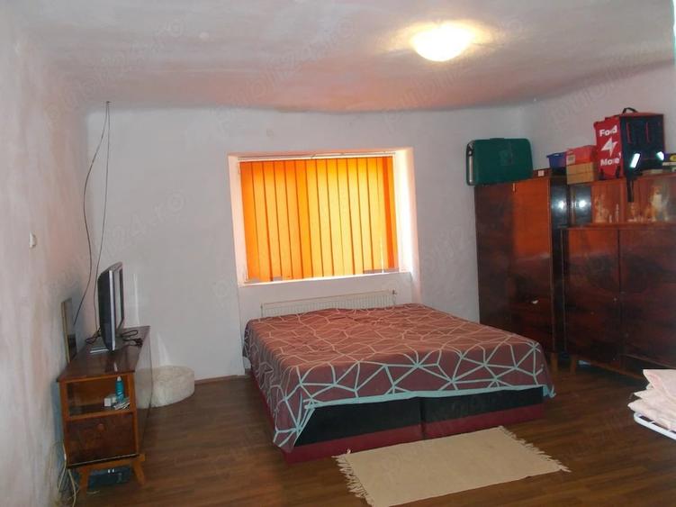 Casă cu 4 camere cu Teren 1906 Mp în Sânandrei