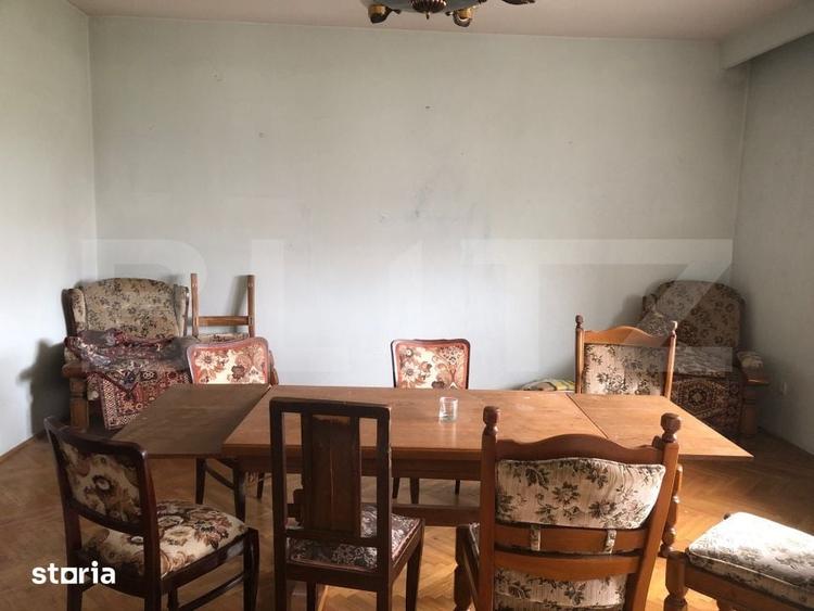 Apartament cu 4 camere decomandat în Semicentral