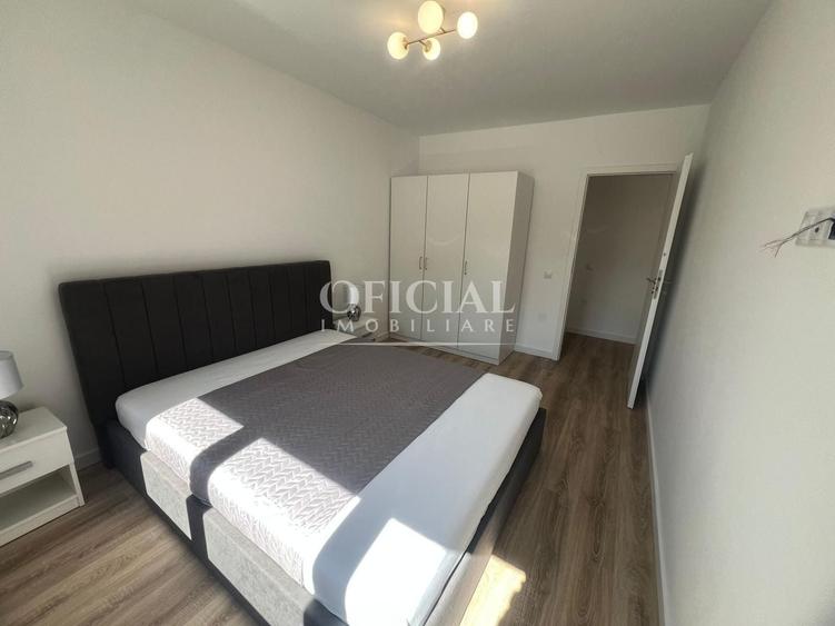 Apartament cu 3 camere semidecomandat, mobilat în Florești