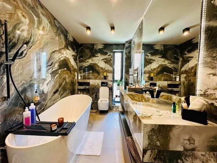 Duplex cu 4 camere cu Canalizare în Grigorescu