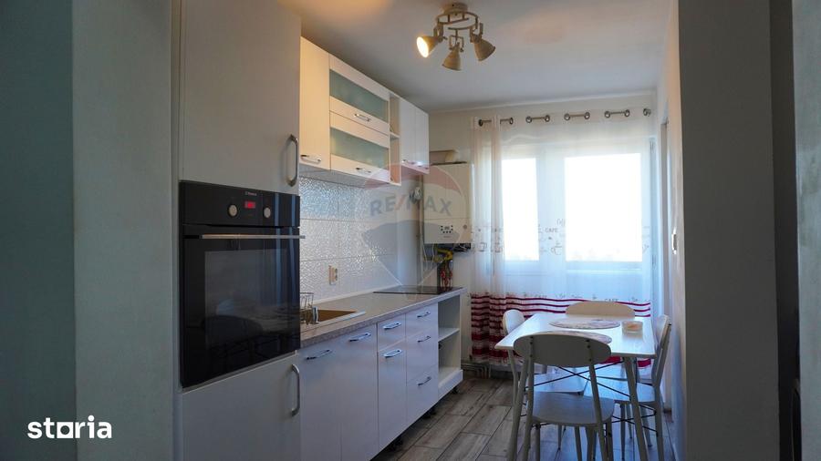 Apartament cu 3 camere decomandat în Dârste