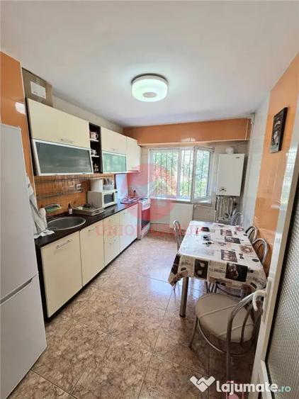 Apartament 2 Camere, Decomandat, Inel 2 - 10