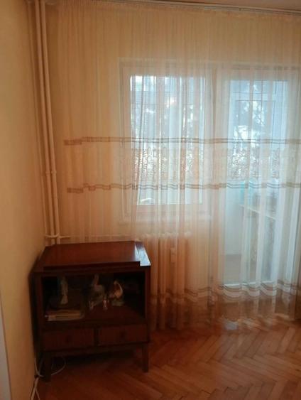 Apartament cu 3 camere nedecomandat în Exterior Vest