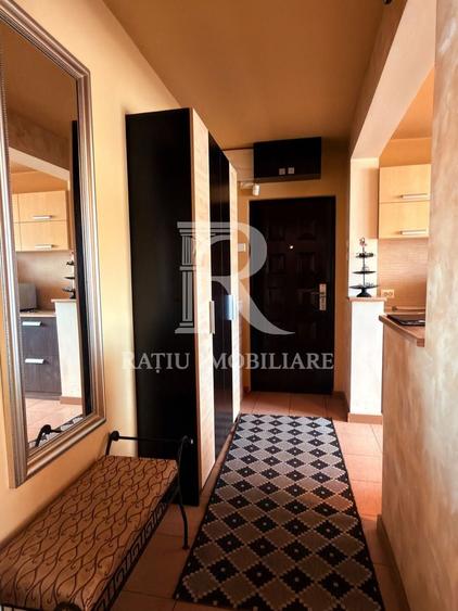Apartament cu 3 camere decomandat, mobilat în Centru Civic